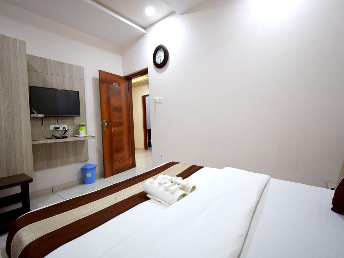 Hotel Embassy Kalol Exterior foto